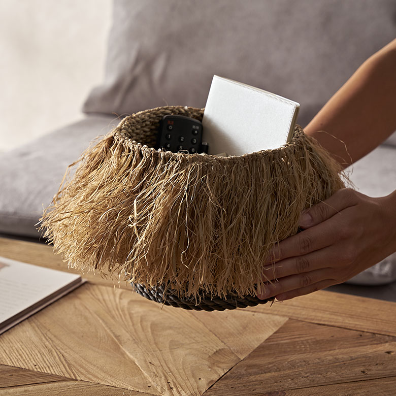 インドネシアの職人がひとつひとつ手作業で仕上げました