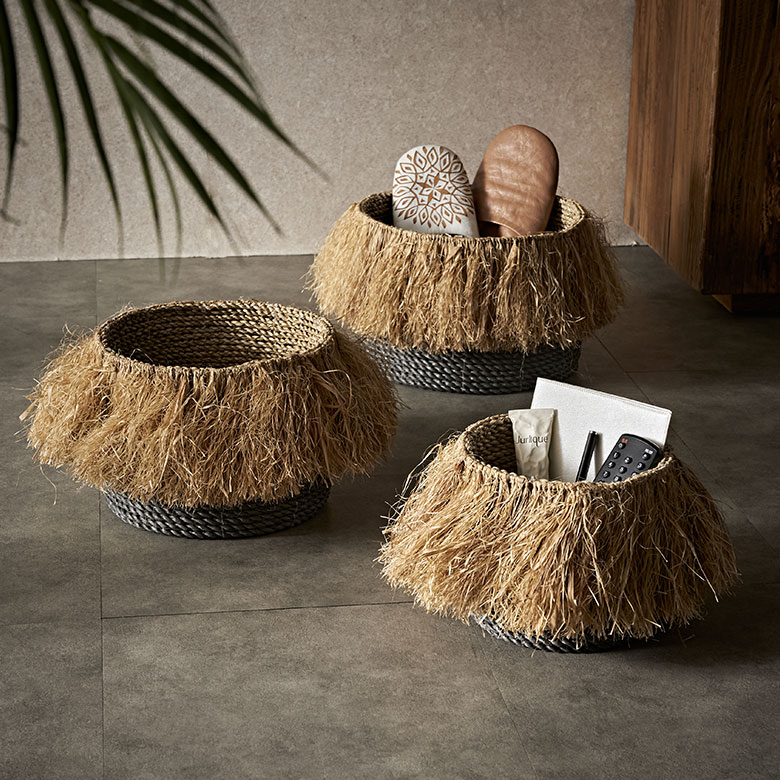 ラフィアのフリンジバスケット