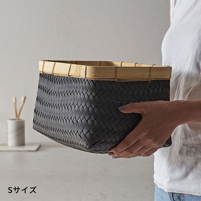 インドネシアの職人がひとつひとつ手作業で仕上げました