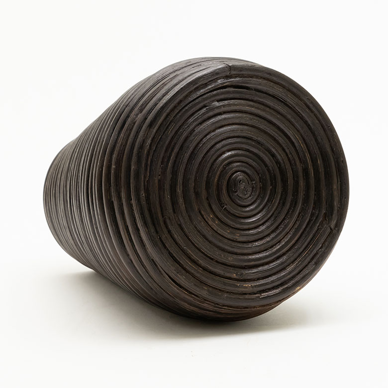 底面まで美しい渦巻に