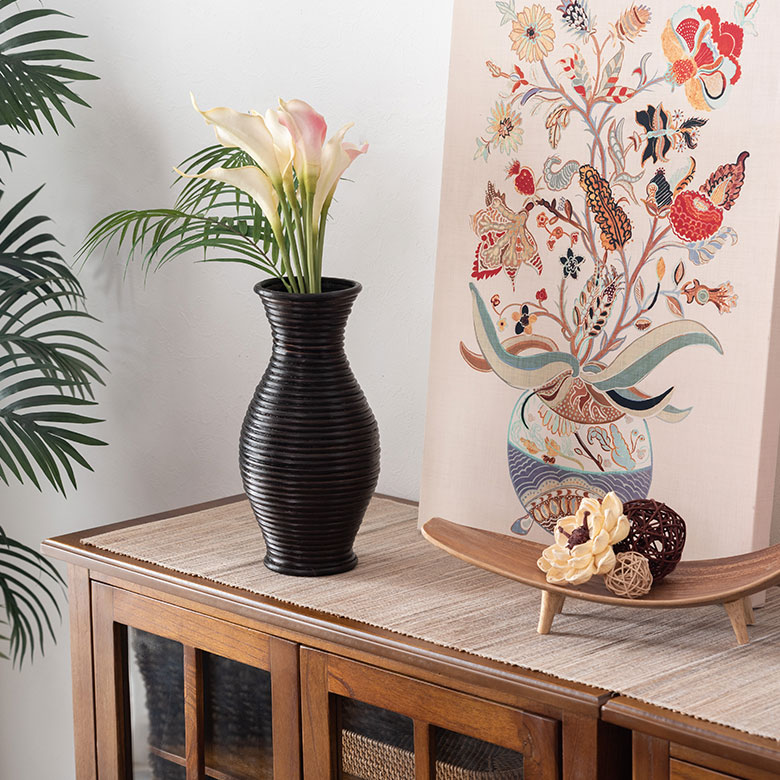 コイル状に重ねられたデザインが魅力