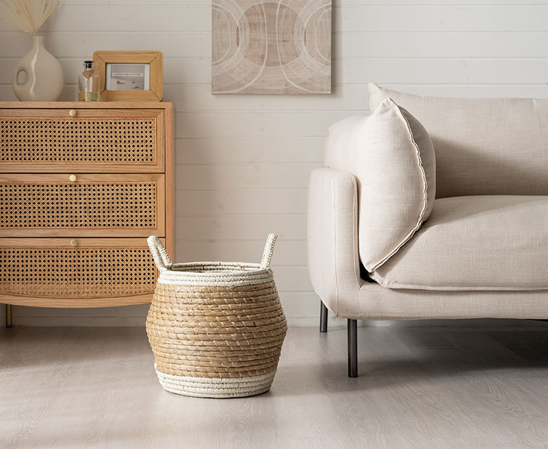 お部屋に馴染むナチュラルカラーのバスケット