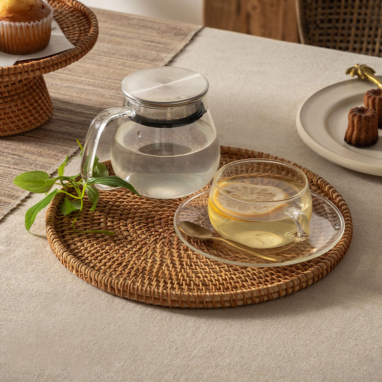 ラタンの円形トレイ