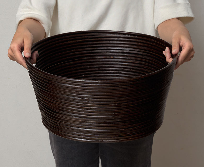 玄関やリビングなど、どこにでも置きやすいサイズ