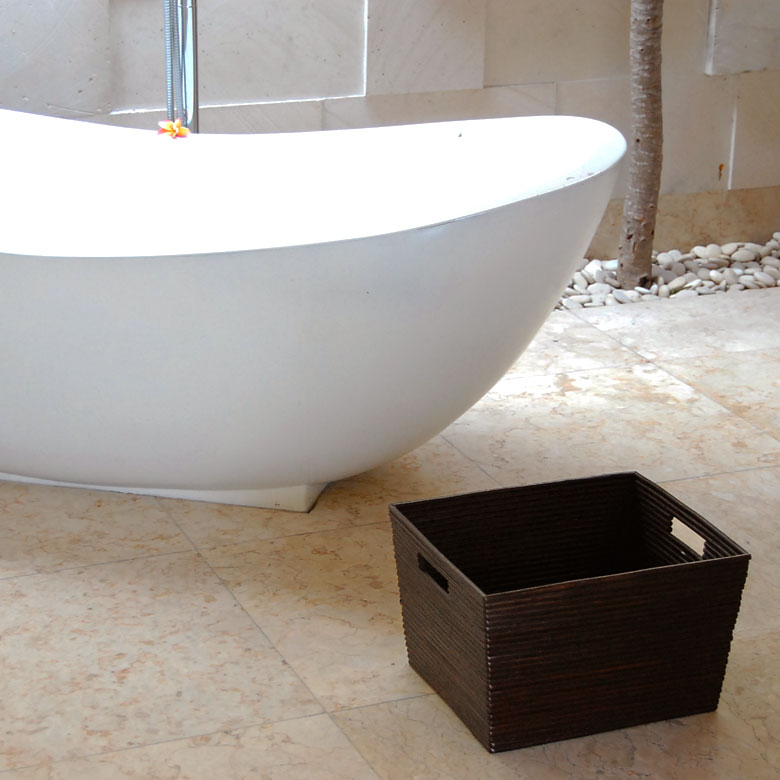 ひとつひとつが、職人の手作り