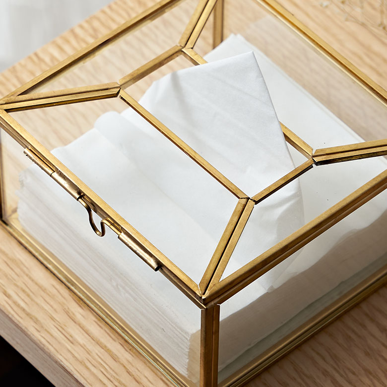 ハーフサイズのスタイリッシュなティッシュボックス