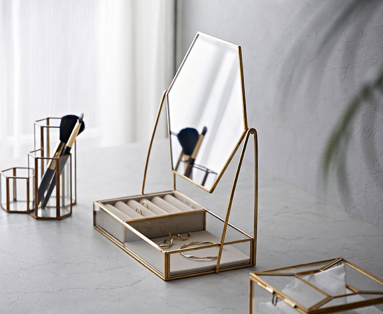 アクセサリー収納付きスタンドミラー