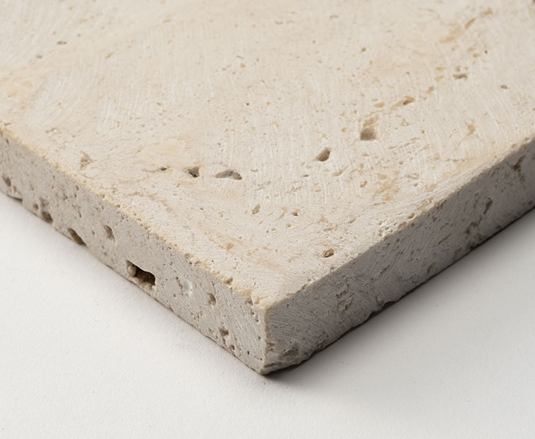 自然をそのまま感じる、天然石の素材感が魅力のプレート