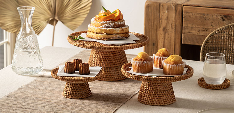 ラタンのケーキスタンド