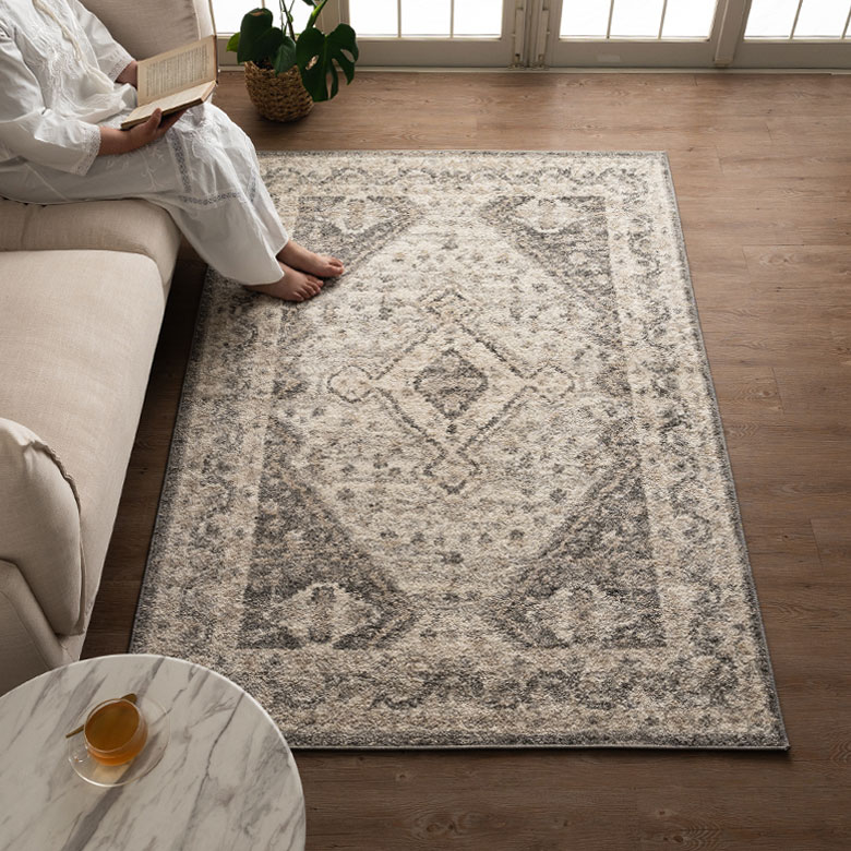 クラシックで上品なデザインのカーペット