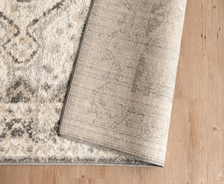 下敷きラグとの併用がおすすめ