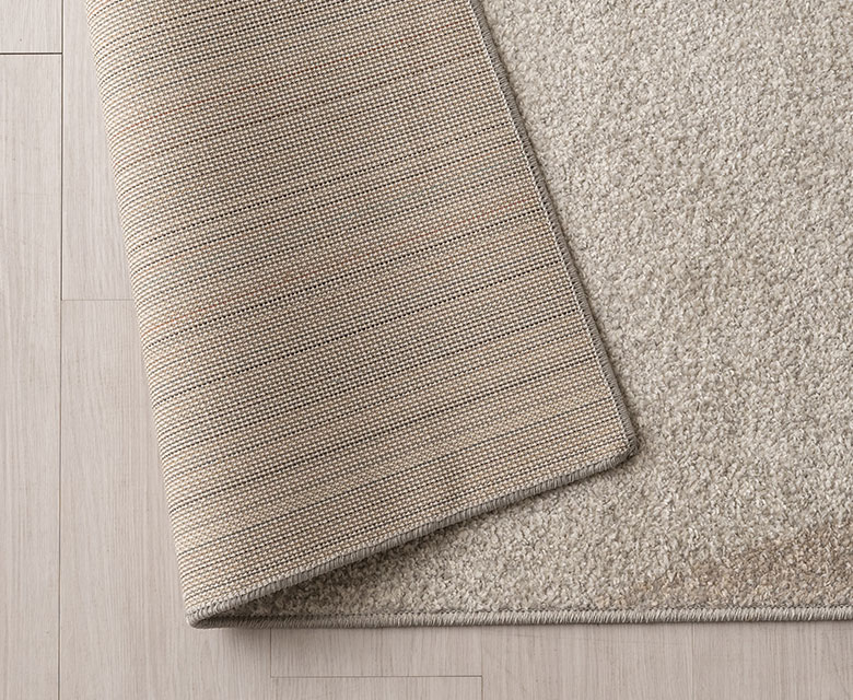 下敷きラグとの併用がおすすめ