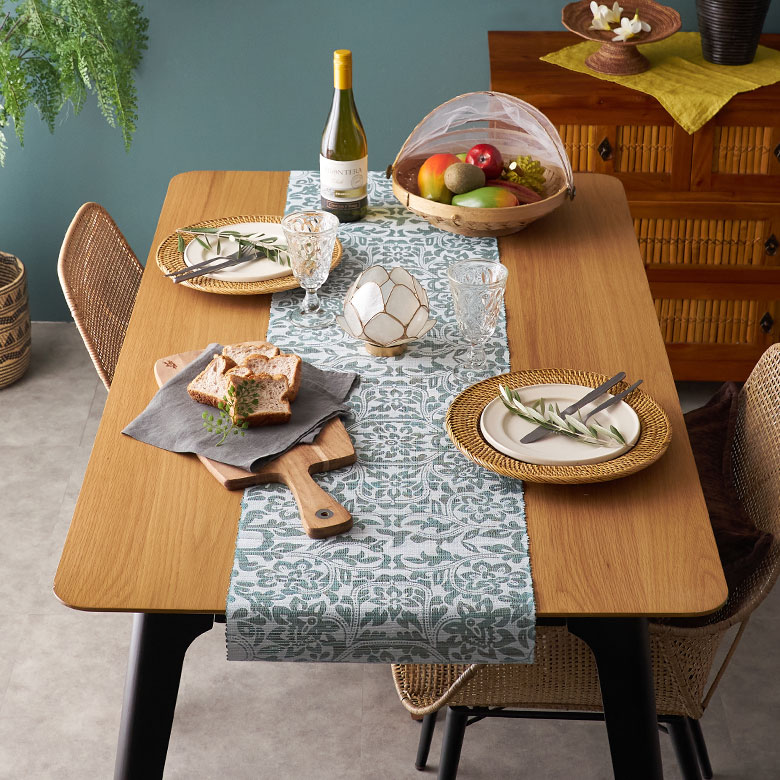 天然素材のテーブルクロス