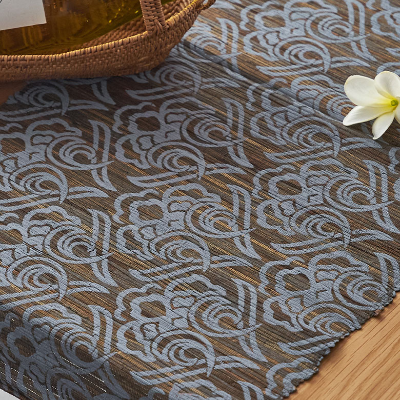 アジアンリゾート感満載のテーブルランナー