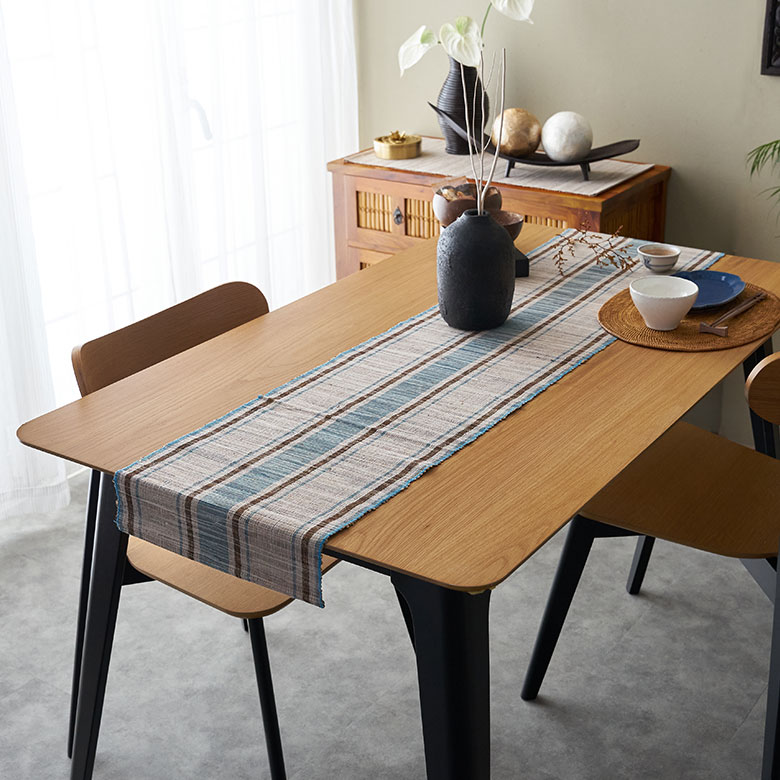 天然素材のテーブルクロス