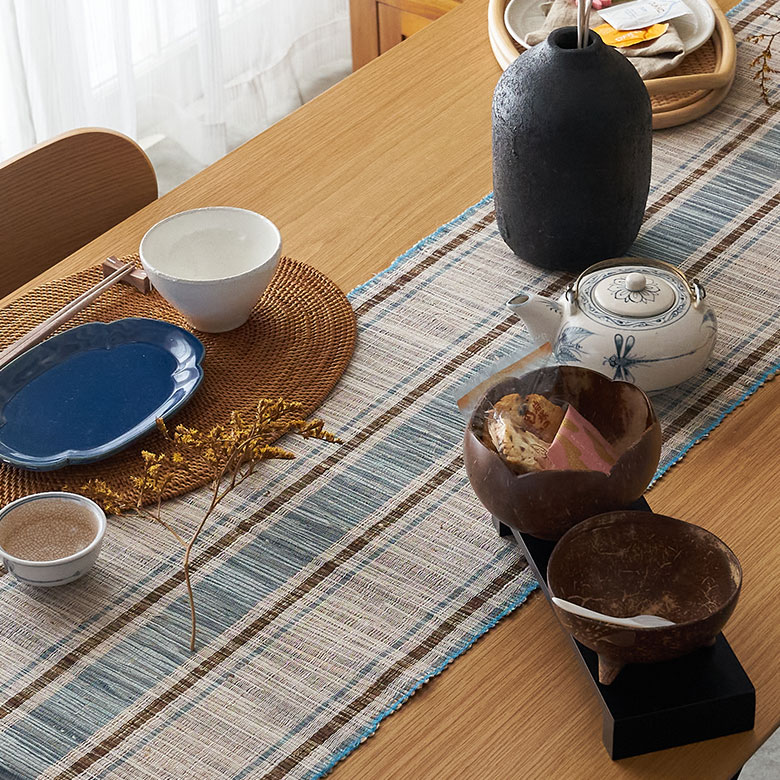 花柄のウォーターヒヤシンス製テーブルランナー