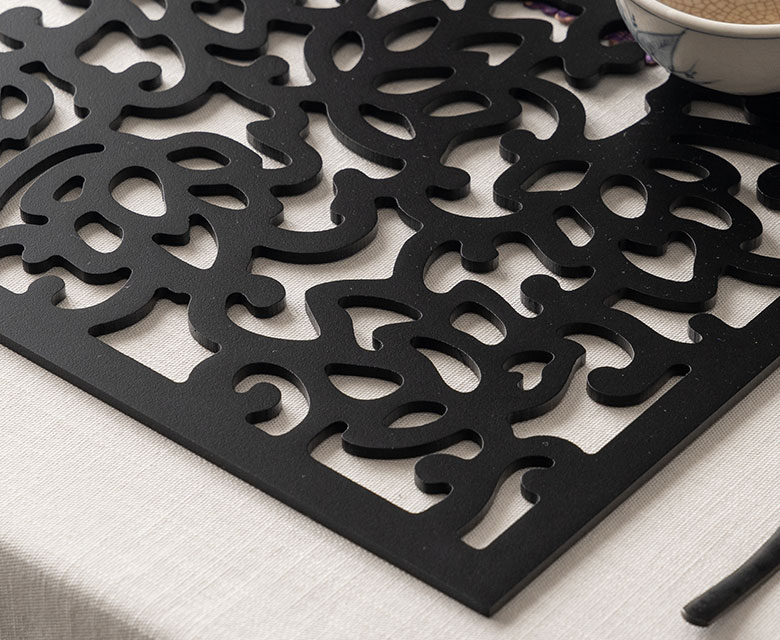 バリ島のロータスの花をイメージして作られたプレイスマット