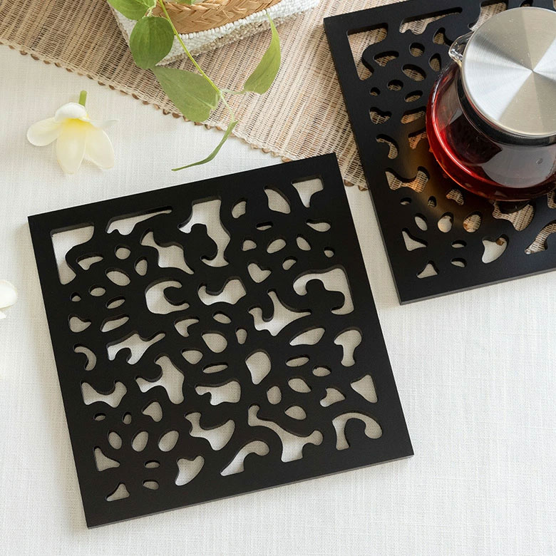 オリエンタル柄をモチーフに作られたプレイスマット