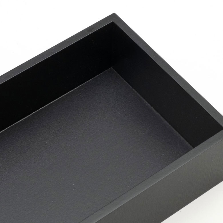 内側もブラックの塗装が施されています