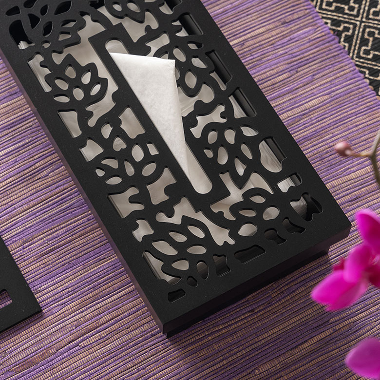 蓮の花をモチーフに作られたティッシュケース