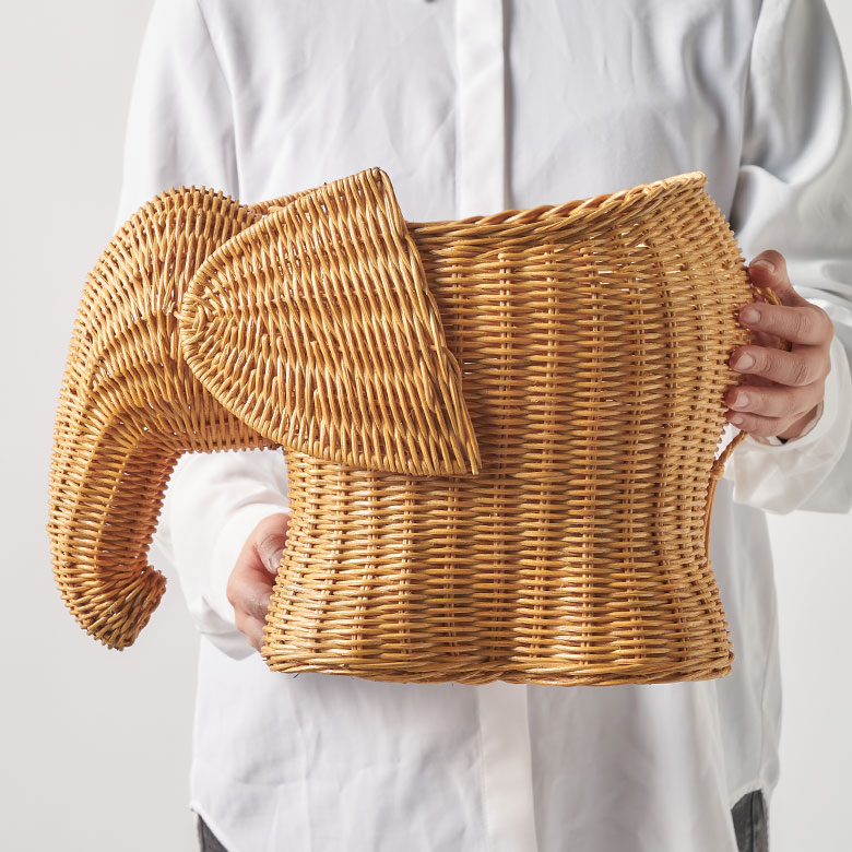 丈夫な天然素材のラタンを使用