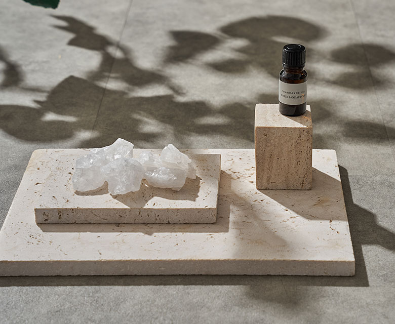 店舗のディスプレイ用や撮影用の小物としても