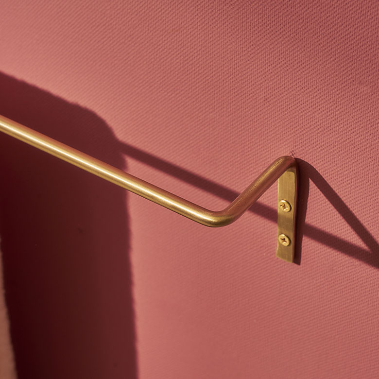 美しさと重厚感の両方を兼ねそなえた真鍮