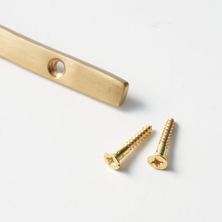 プラスねじが付属