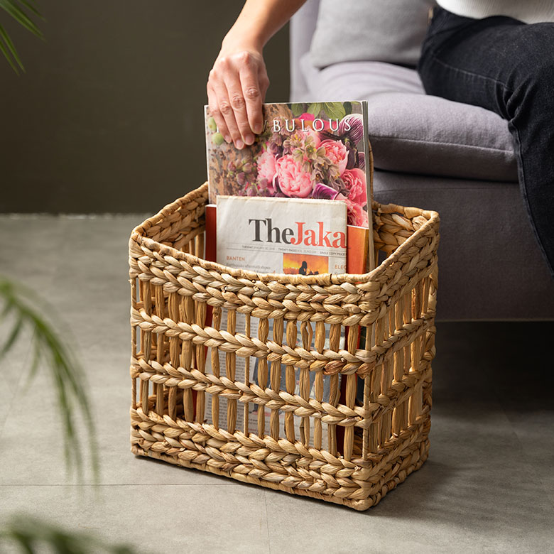 A4ファイルや雑誌が入るサイズ