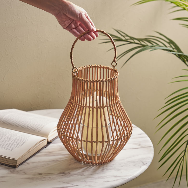 ハンドル付きで持ち運びも楽々