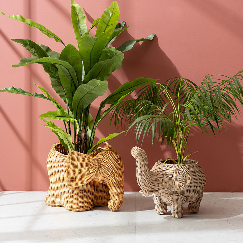 サイズ違いで二つ並べて飾ると、さらに遊び心溢れる空間に