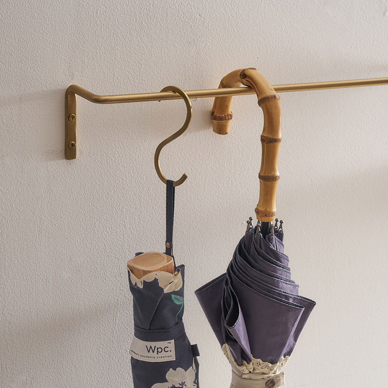 玄関や屋外に設置して傘かけとして