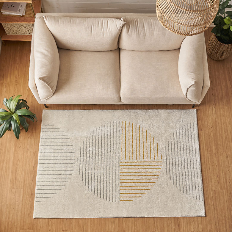 くすみカラーのイエローが空間のさりげないアクセントに