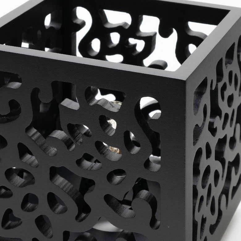 ブラックの塗装が施されています