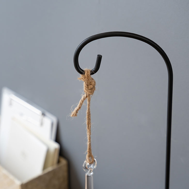 お気に入りのライトを掛ければ、たちまちアンティーク調の雰囲気