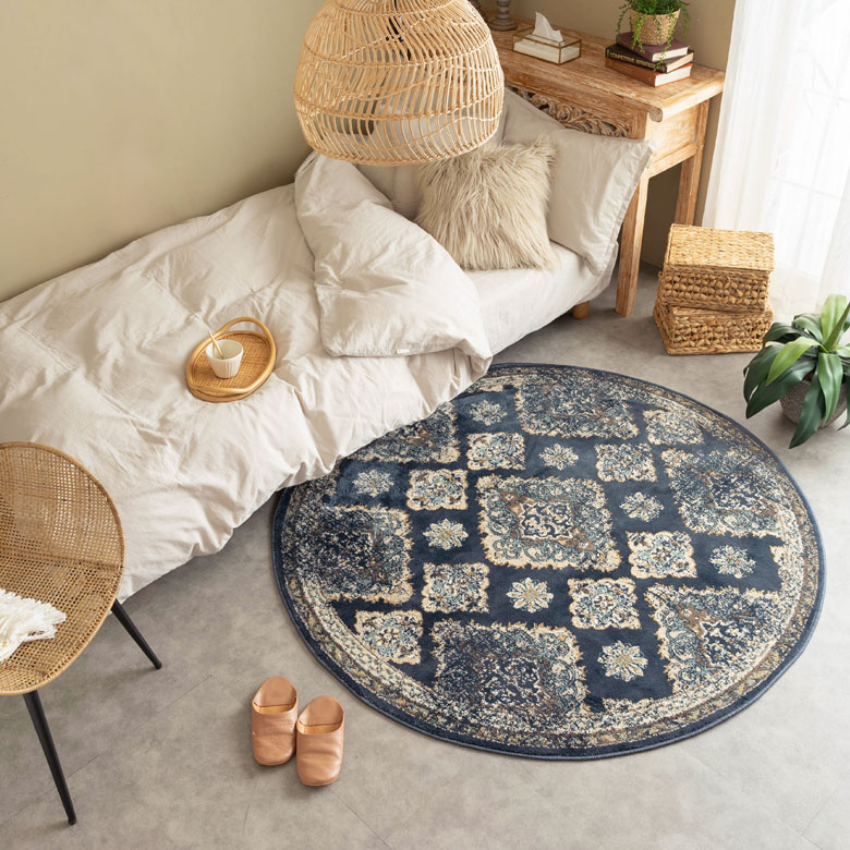 空間の印象を変える、ペルシャ絨毯風デザイン