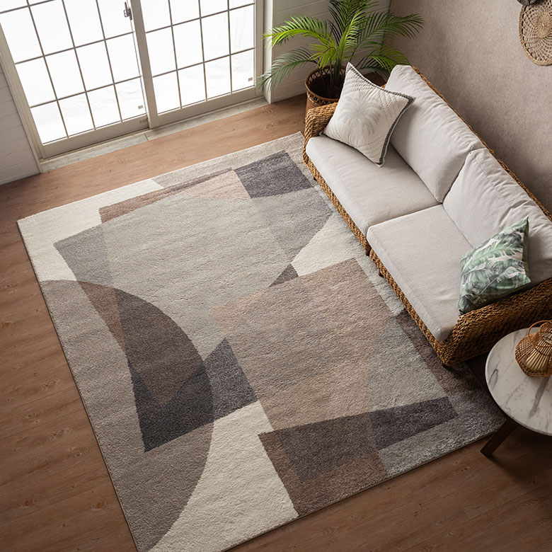 現代アートのようなアブストラクト柄のオリエンタルラグ