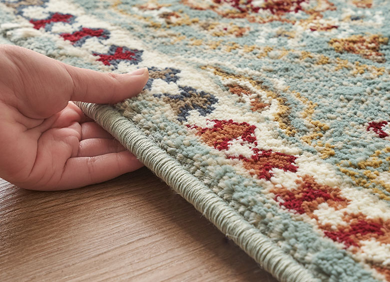 短めの毛足ですが、ふんわり柔らかい手触り