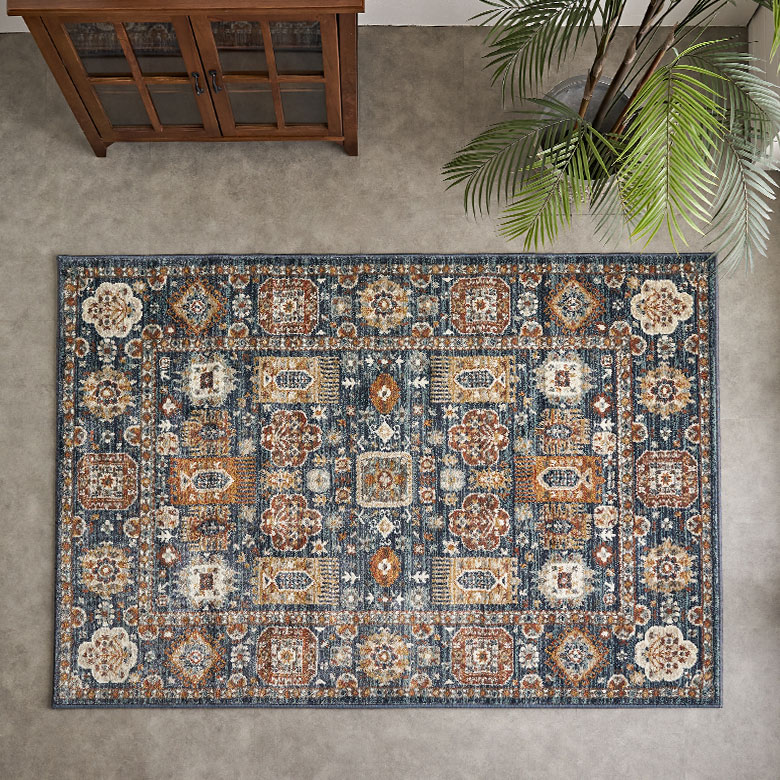 存在感のあるパターンで、空間全体まで華やかな印象に