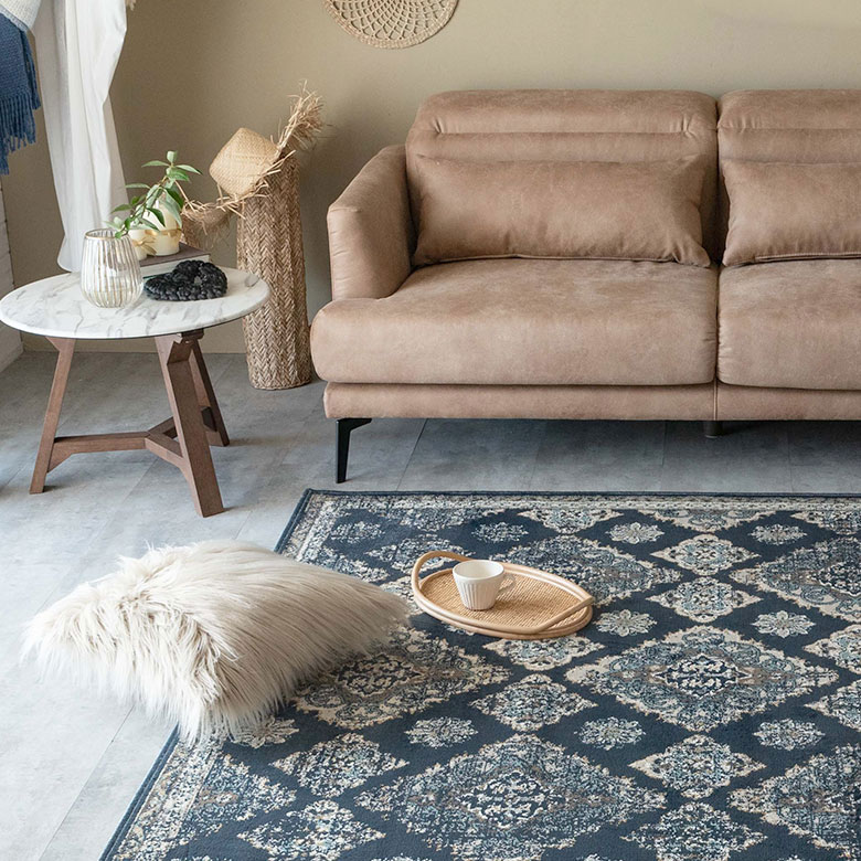 空間の印象を変える、ペルシャ絨毯風デザイン