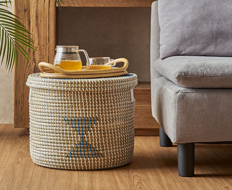 フタ付きで物置きにもできる収納アイテム