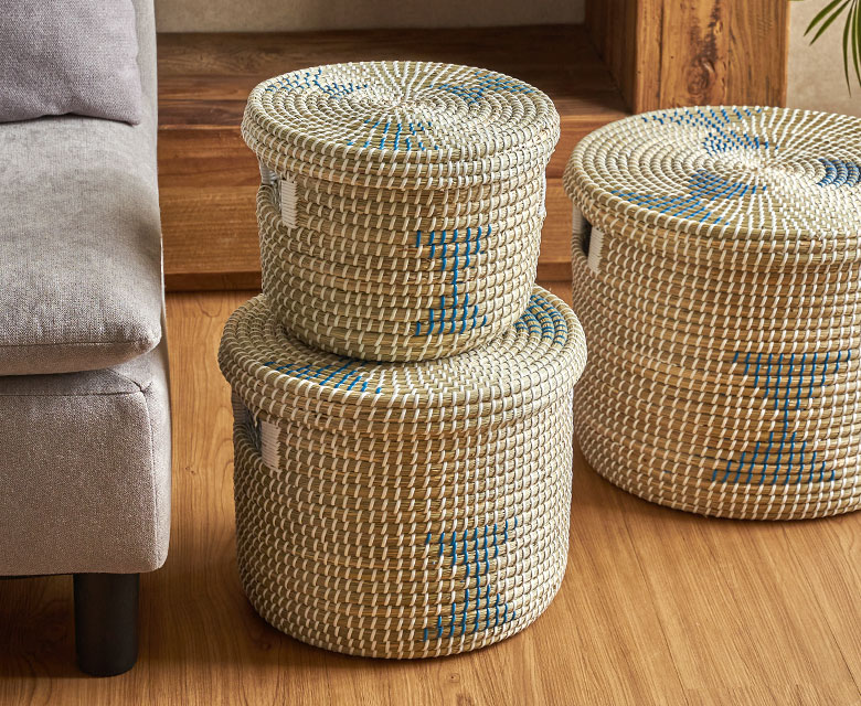 フタ付きで物置きにもできる収納アイテム