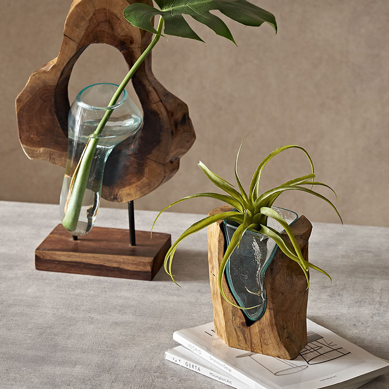 グリーンに合う花器