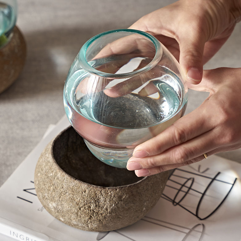 手作業で作られたガラスボウル