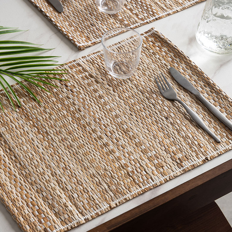 優しい雰囲気のテーブルウェア