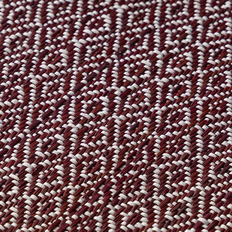 ナチュラルカラーのテーブルランナー