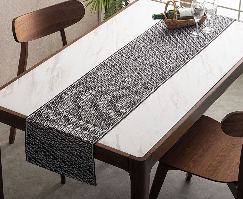 おしゃれなテーブルランナー