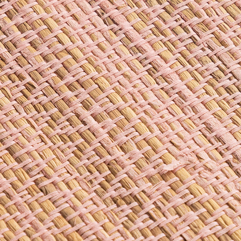 ナチュラルカラーのテーブルランナー