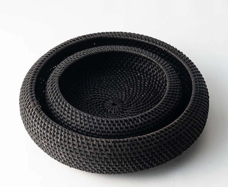 重ねて収納できるかご