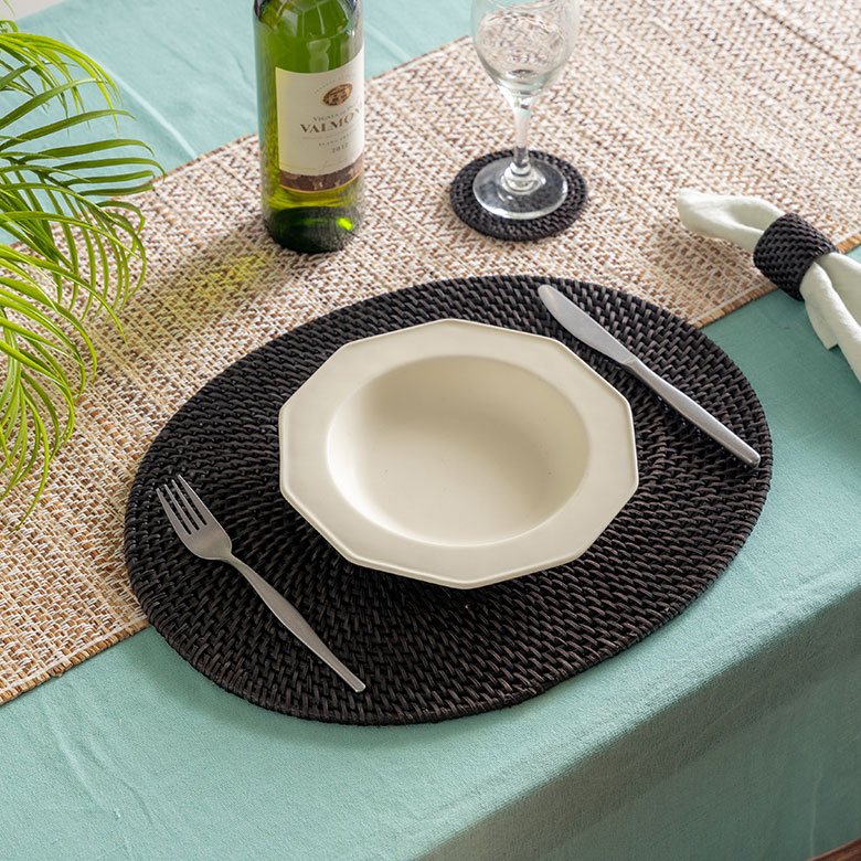 ラタンのランチョンマット